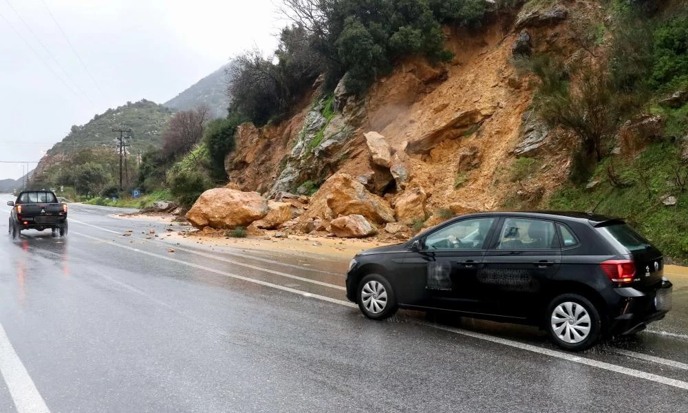 Κόρινθος – "Μπάλλος": Κατολισθήσεις σε όλες τις επαρχιακές οδούς - Κλειστοί οι δρόμοι σε Σχοίνο και Αλεποχώρι